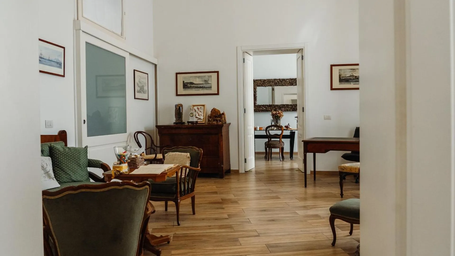 Lo Specchio Dei Papiri Bed & Breakfast Naples